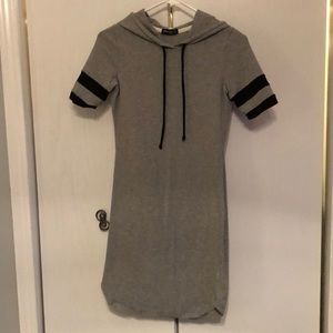 Tshirt dress with hood